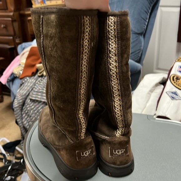 Tall hard bottom Ugg boots - Picture 1 of 2